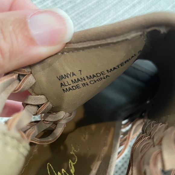 Tan chunky heels - Picture 3 of 3